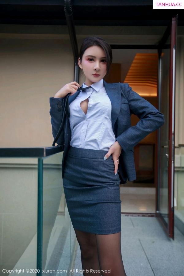 SOLO-尹菲  [XIUREN]高清写真图 2020.07.09 No.2309 Emily顾奈奈第5张图片